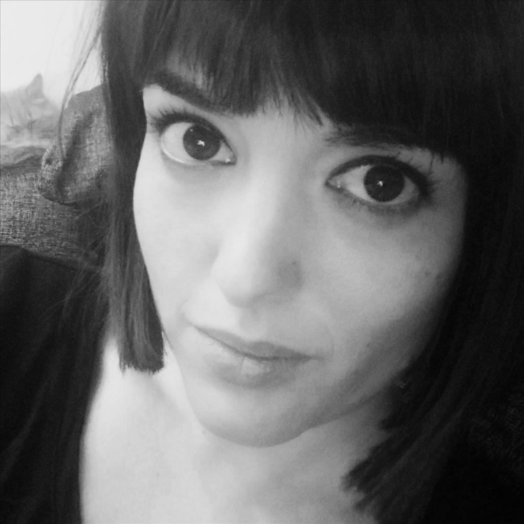 Naiara  busca trabajo de Recepcionista