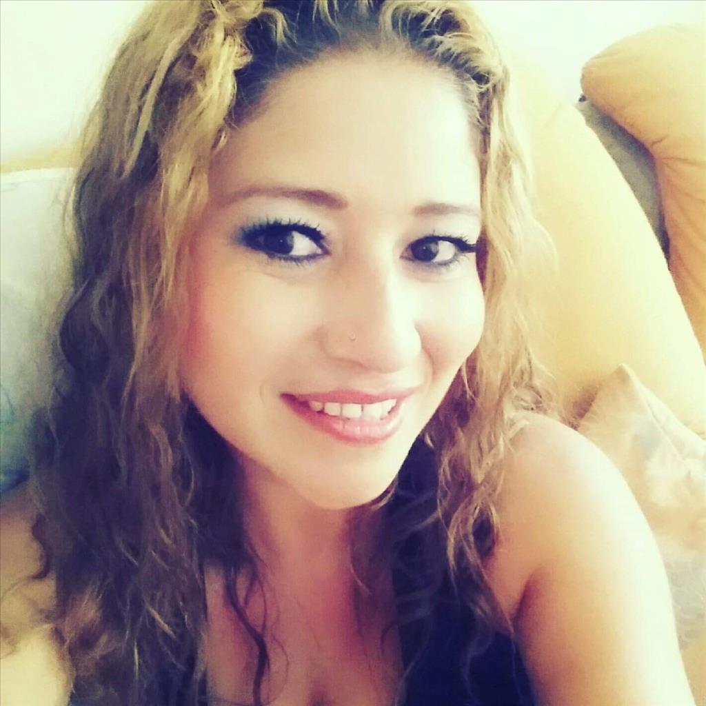 Rocio  busca trabajo de Camarero