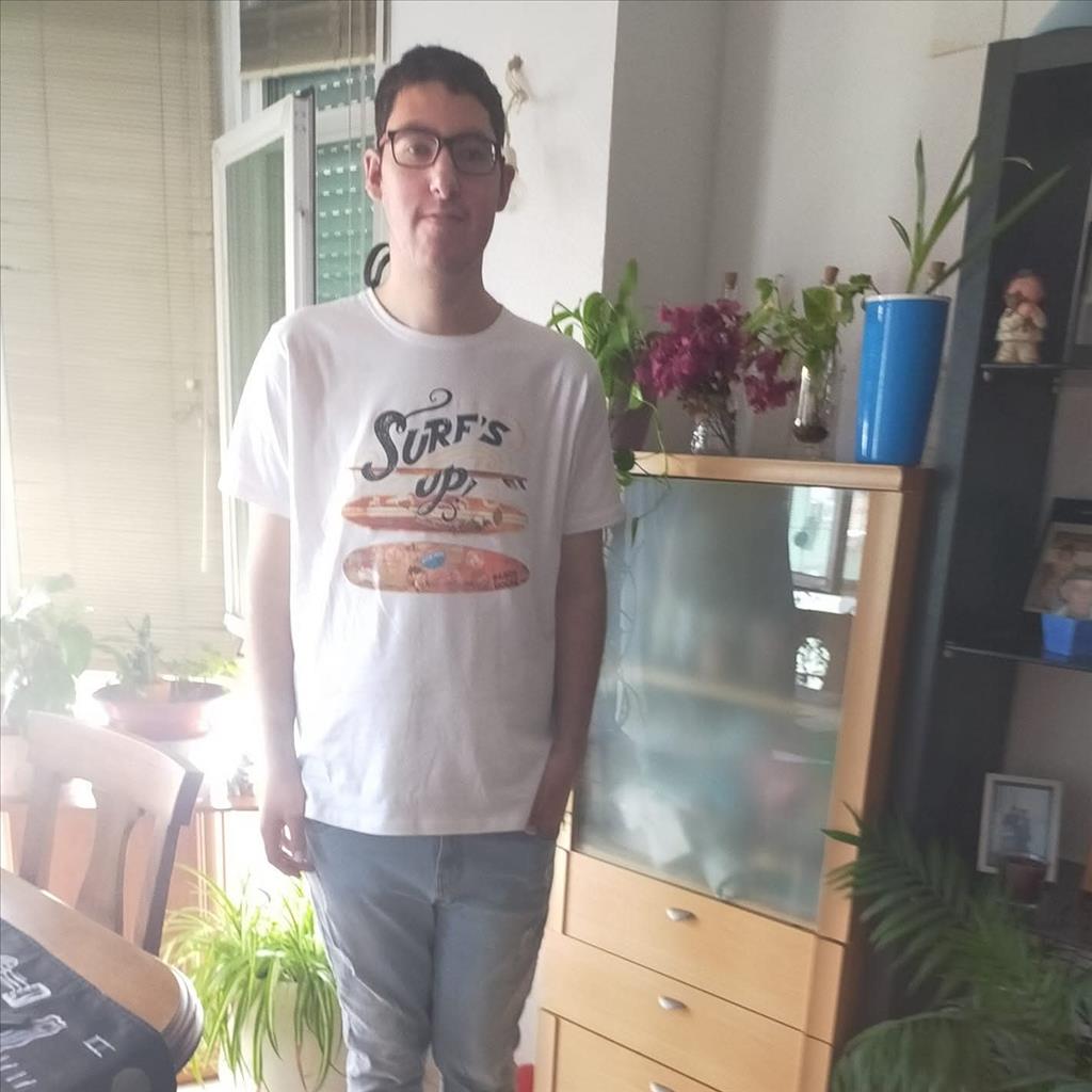 Juan Manuel  busca trabajo de Recepcionista