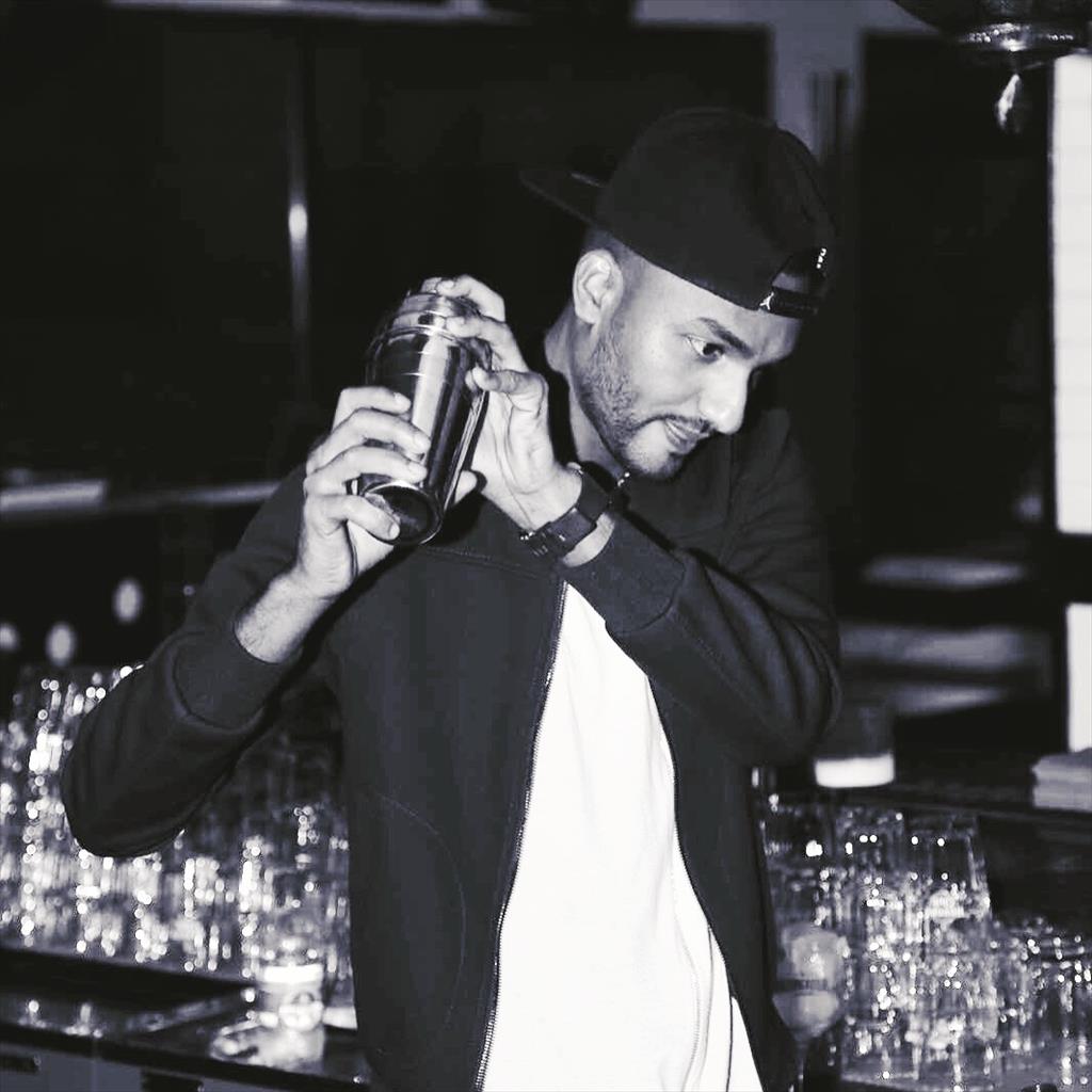 Sidi busca trabajo de Camarero