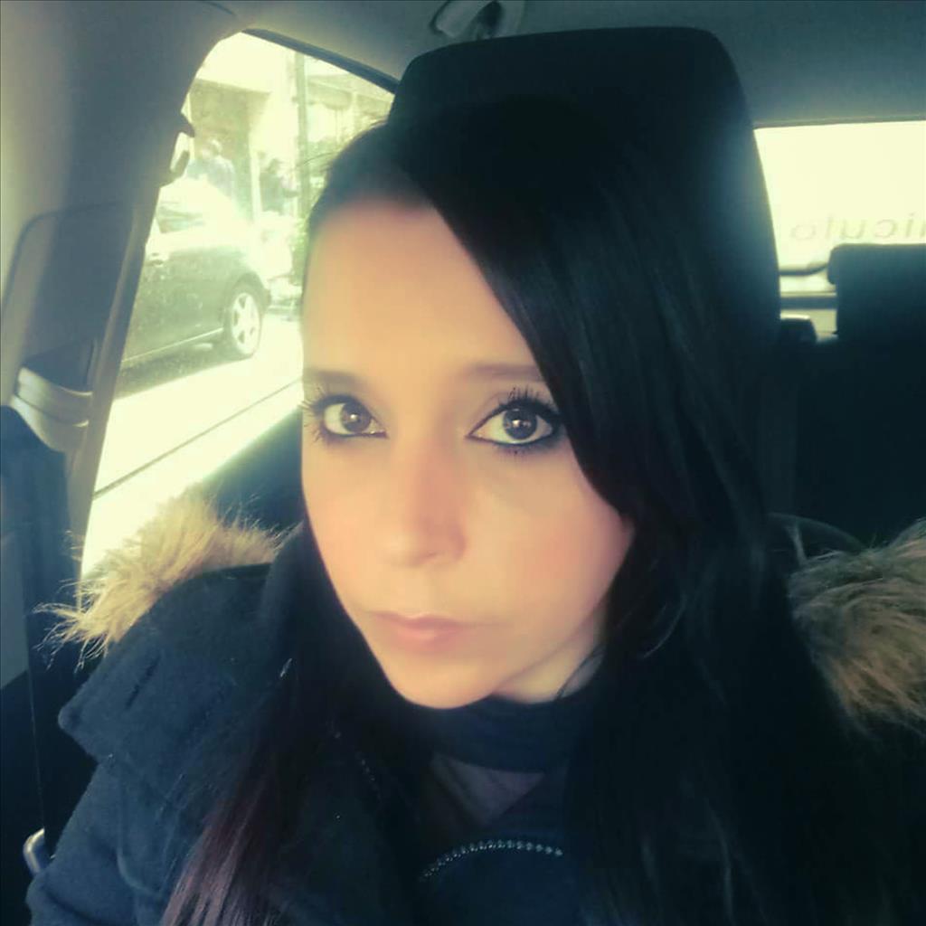 Alejandra busca trabajo de Ayudante de cocina