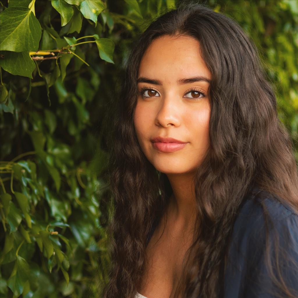 Johanny  busca trabajo de Camarera