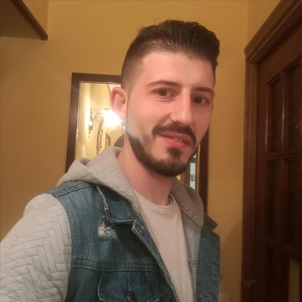 Aitor busca trabajo de Camarero