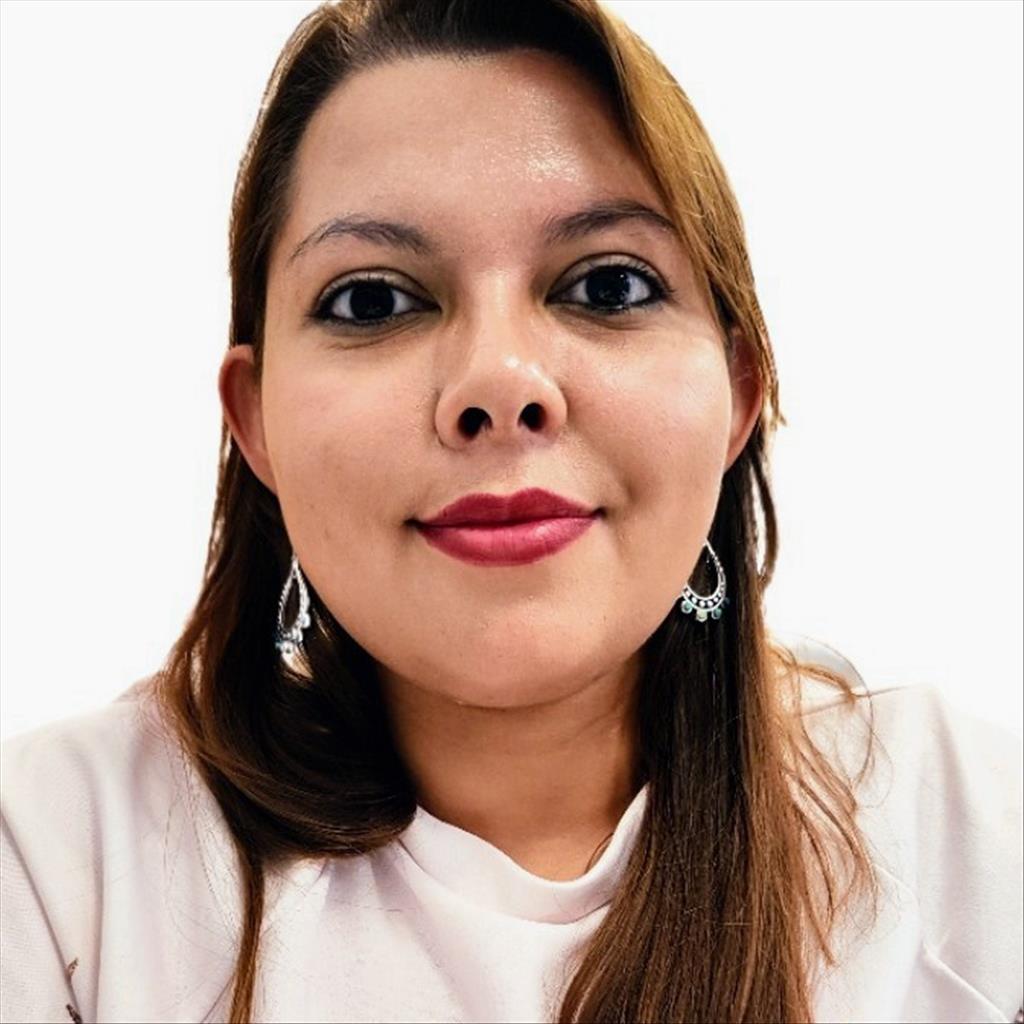 Esmeralda Marisol busca trabajo de Camarera