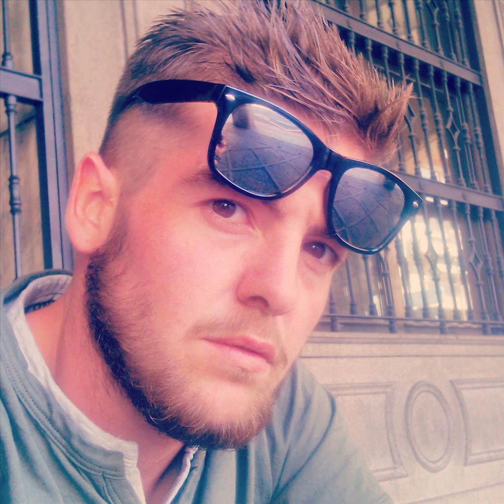 Daniel busca trabajo de Repartidor