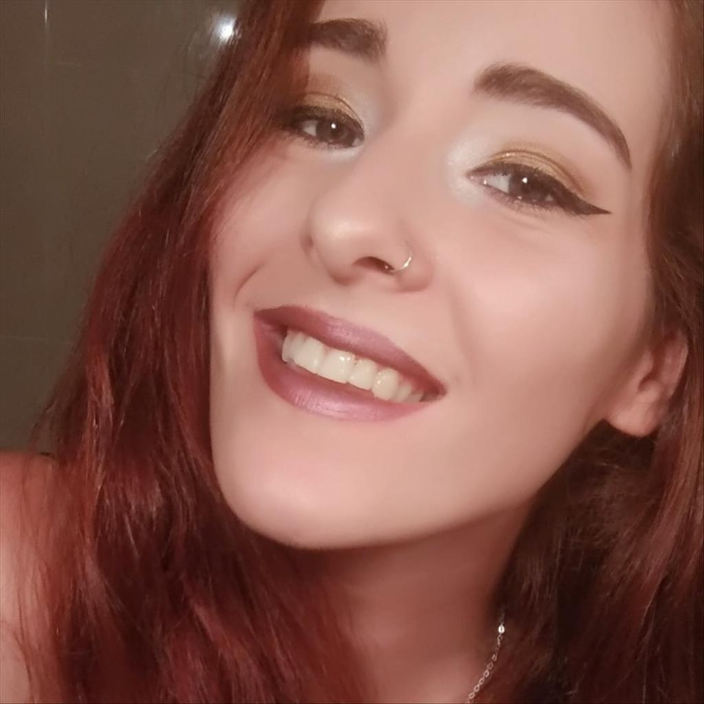 Ana busca trabajo de Camarero