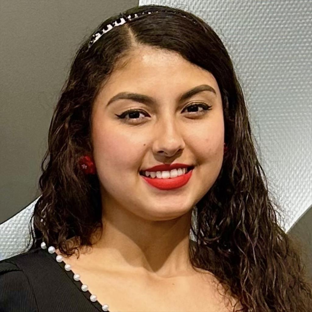 Estefania busca trabajo de Camarera