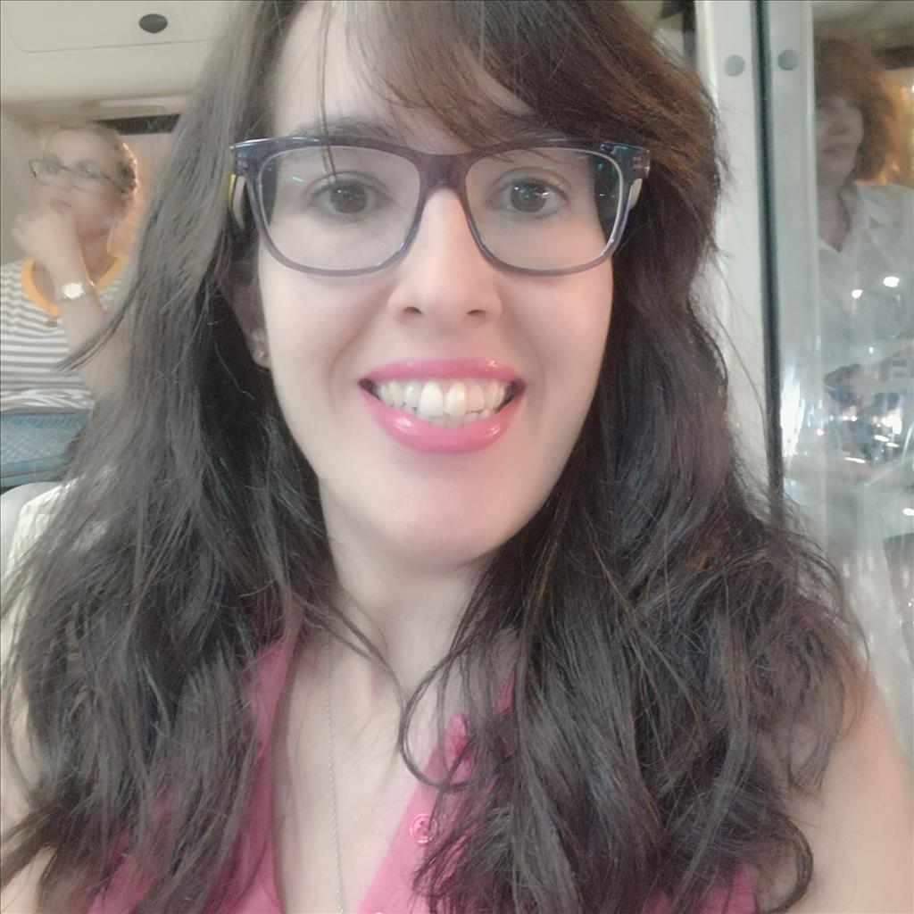 Estela busca trabajo de Camarero