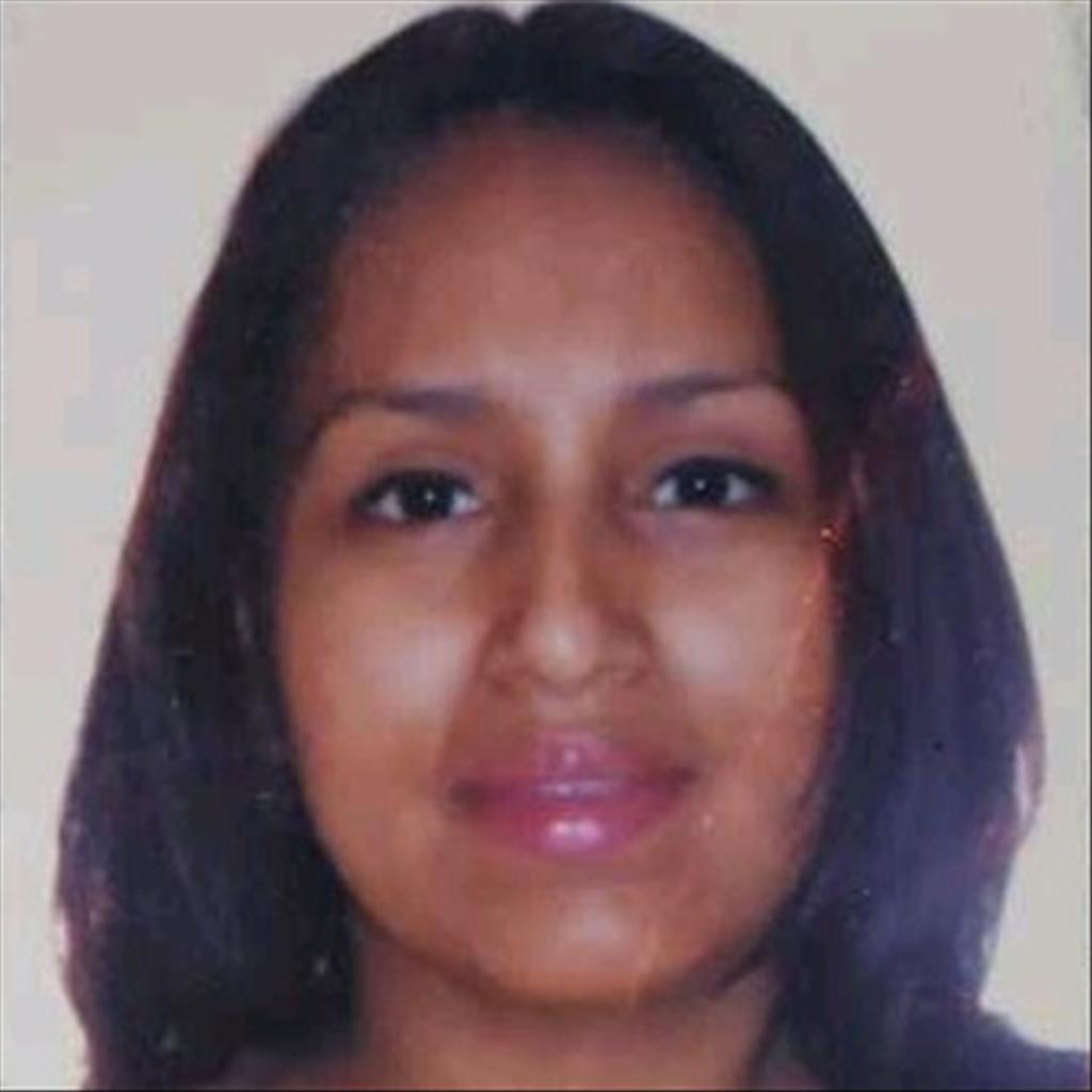 ERIKA busca trabajo de Camarera