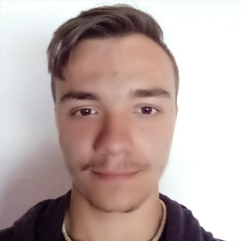 Iago busca trabajo de Recepcionista