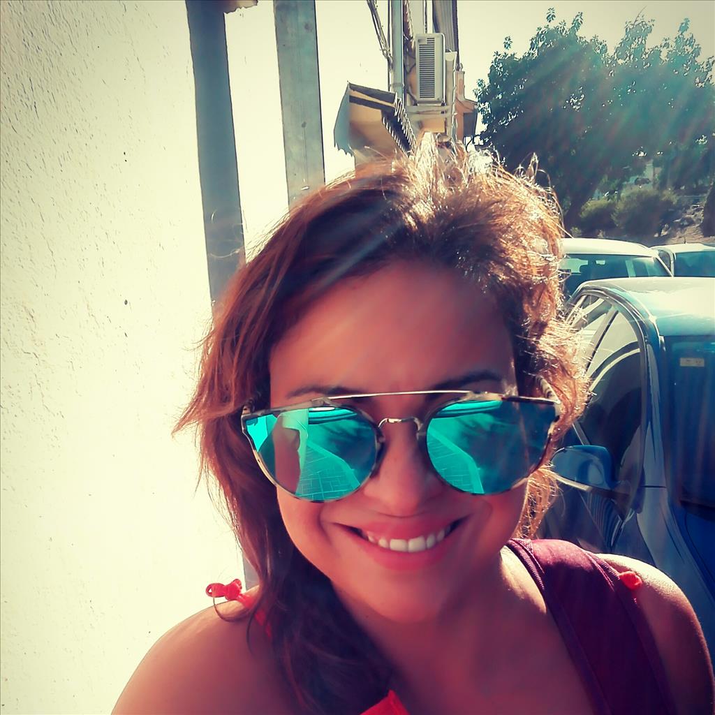 Mausi busca trabajo de Camarero