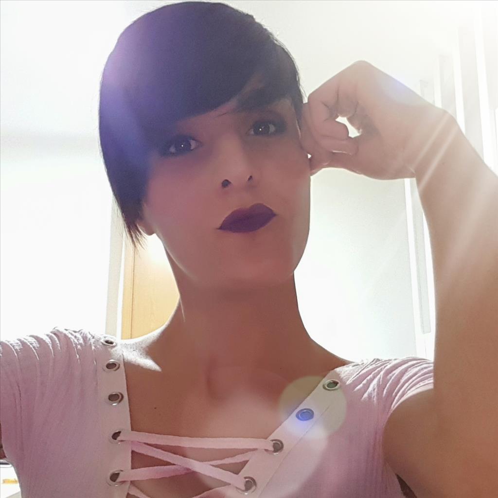 Sandra busca trabajo de Camarero