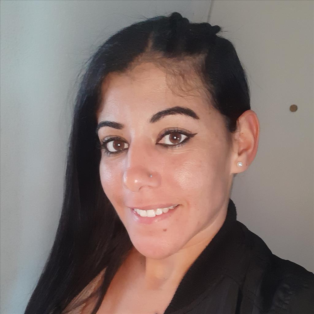Alicia Gabriela  busca trabajo de Recepcionista