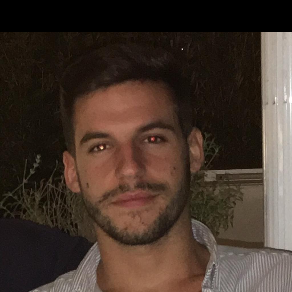 Vicente  busca trabajo de Camarero