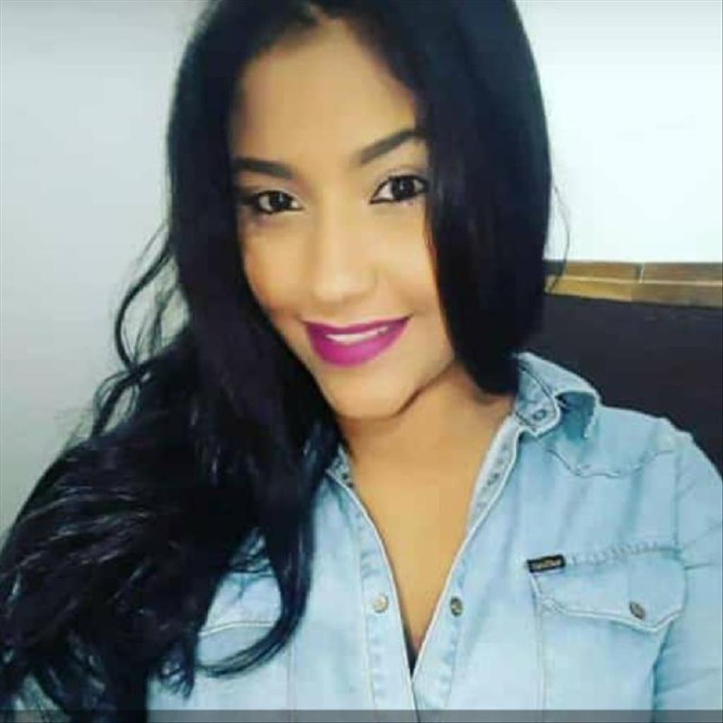 Grisbeth busca trabajo de Recepcionista