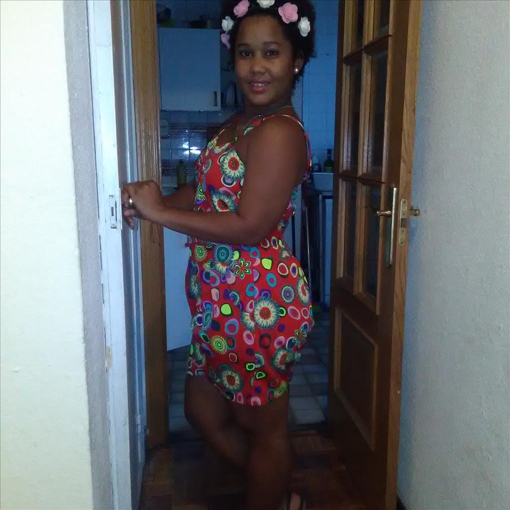 Katherine  busca trabajo de Camarero