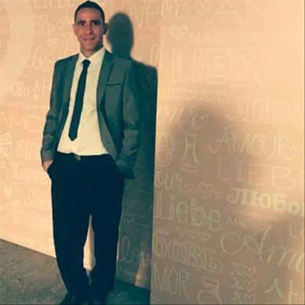 Ricardo busca trabajo de Cocinero