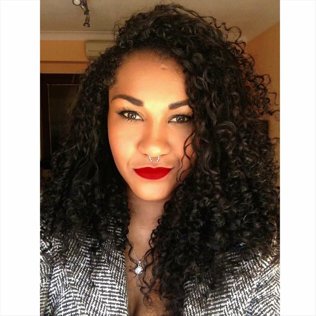 Gisele busca trabajo de Camarera