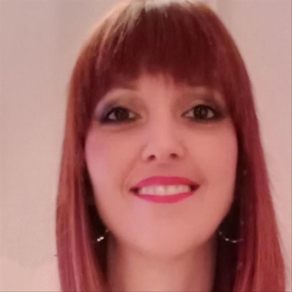 Esther busca trabajo de Repartidor