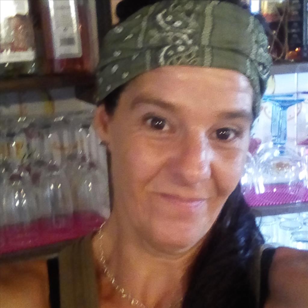 Celia busca trabajo de Personal de limpieza