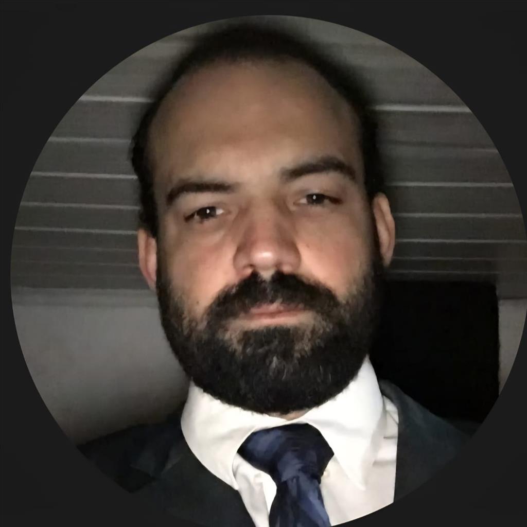 Fernando busca trabajo de Camarero