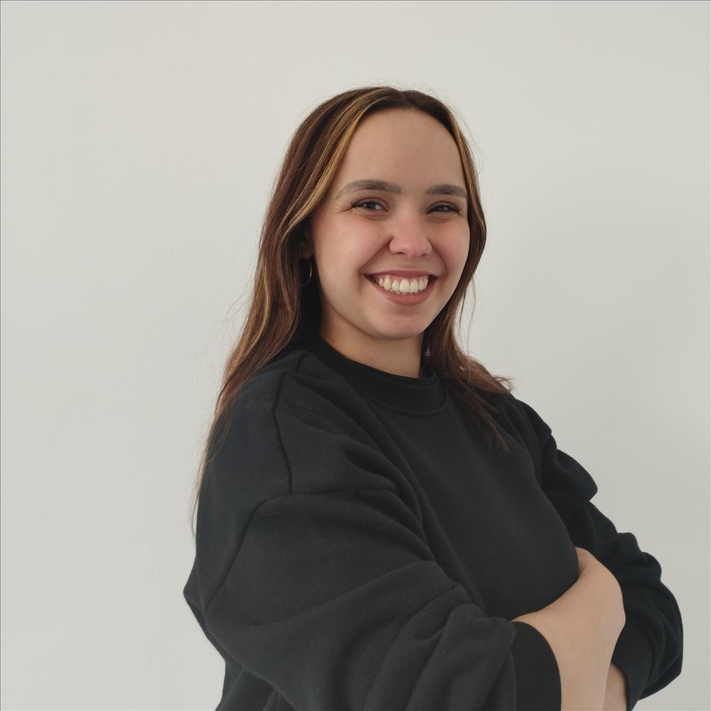 Aimee Lorena busca trabajo de Ayudante de cocina