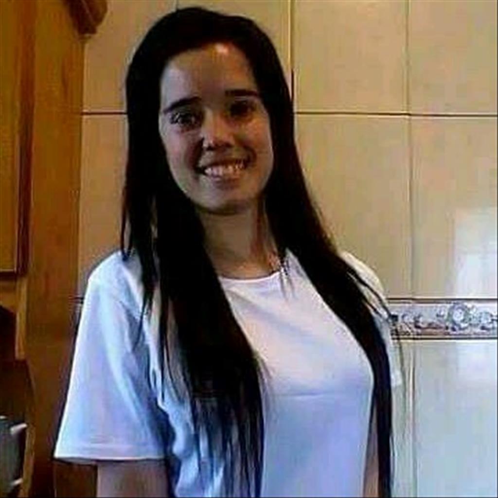 Noelia busca trabajo de Camarera