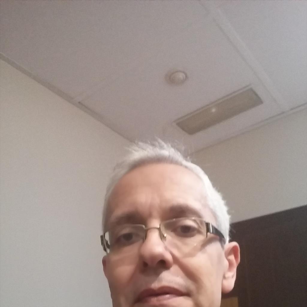 Jose Ramon busca trabajo de Camarero