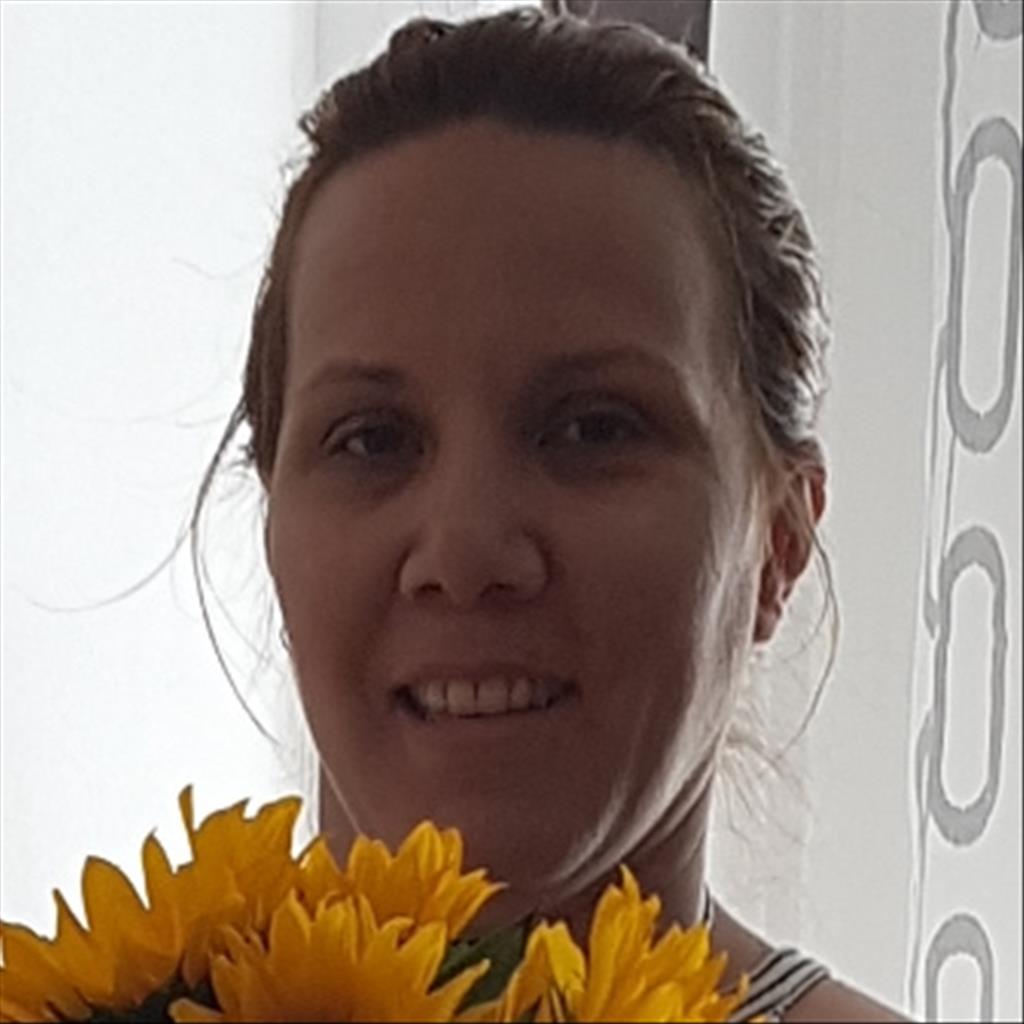 Yoleydis  busca trabajo de Camarero