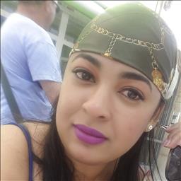 Yineurys está buscando trabajo de limpieza como limpiador o limpiadora, camarero o camarera de pisos u otros empleos profesionales.