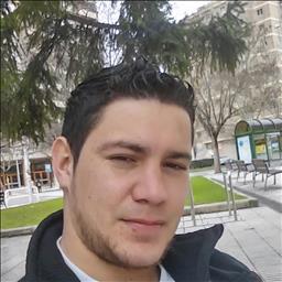 José Ali  está buscando trabajo de camarero o camarera.