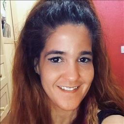 Maria jose está buscando trabajo de camarero (barman) o camarera de barra o sala en Sevilla. Bares, restaurantes, cafeterías o discotecas.