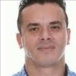Abdelaziz está buscando trabajo de camarero (barman) o camarera de barra o sala en Madrid. Bares, restaurantes, cafeterías o discotecas.
