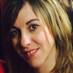 Tamara está buscando trabajo de camarero o camarera.