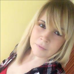 Sonia está buscando trabajo de camarero (barman) o camarera de barra o sala en Asturias. Bares, restaurantes, cafeterías o discotecas.