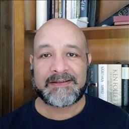 Francisco está buscando trabajo de cocinero o cocinera o jefe de cocina.