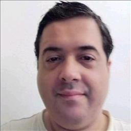 Enric Joan está buscando trabajo de camarero (barman) o camarera de barra o sala en Barcelona. Bares, restaurantes, cafeterías o discotecas.