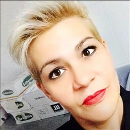 Cristina está buscando trabajo de limpieza como limpiador o limpiadora, o camarera de pisos en un hotel u hostal en Madrid.