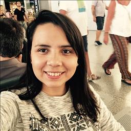 Gissel está buscando trabajo de camarero (barman) o camarera de barra o sala en Marbella.