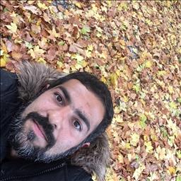 Alexandre está buscando trabajo de limpieza como limpiador o limpiadora, o camarera de pisos en un hotel u hostal en Santa Cruz de Tenerife.