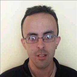 Pedro domingo  está buscando trabajo de camarero o camarera.