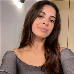 NIHAD está buscando trabajo de cocinero o cocinera o jefe de cocina.