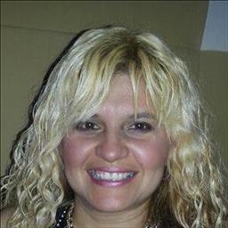Claudia está buscando trabajo de camarero (barman) o camarera de barra o sala en Madrid. Bares, restaurantes, cafeterías o discotecas.