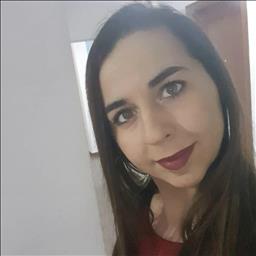 Alexandra está buscando trabajo de camarero (barman) o camarera de barra o sala en Cáceres. Bares, restaurantes, cafeterías o discotecas.
