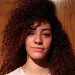 Alma está buscando trabajo de limpieza como limpiador o limpiadora, o camarera de pisos en un hotel u hostal en Madrid.