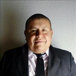 Christian Manuel está buscando trabajo de camarero o camarera.