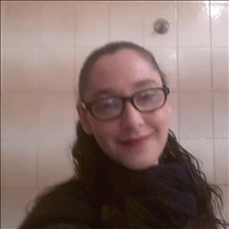 Maria Isabel está buscando trabajo de camarero (barman) o camarera de barra o sala en Valencia.