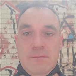 Sergio está buscando trabajo de limpieza como limpiador o limpiadora, o camarera de pisos en un hotel u hostal en Madrid.