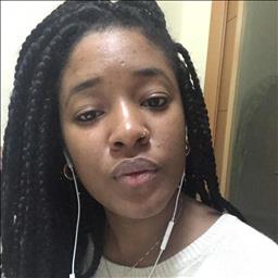 María Michely  está buscando trabajo de limpieza como limpiador o limpiadora, o camarera de pisos en un hotel u hostal en Madrid.