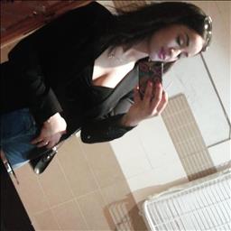 Kaoutar está buscando trabajo de camarero (barman) o camarera de barra o sala en Alcalá de Henares.